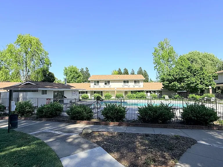 481 Carillo Ct — Photo 30