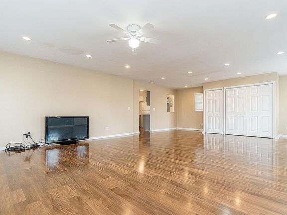 5th image of 3905 Gardenia Ct