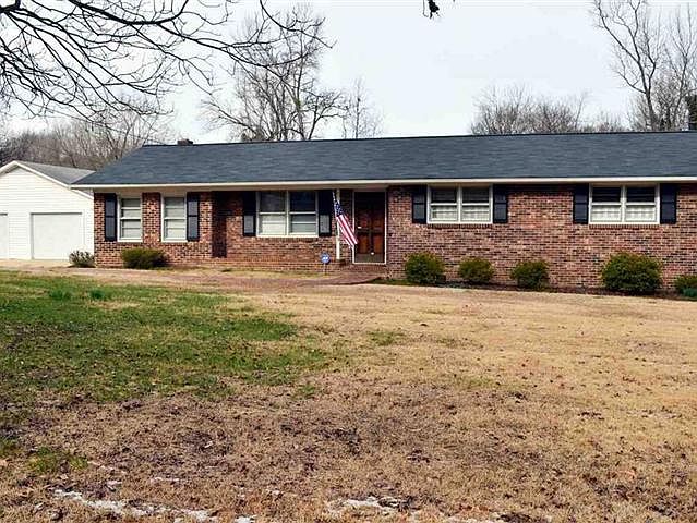 1st image of 403 Claremont Cir
