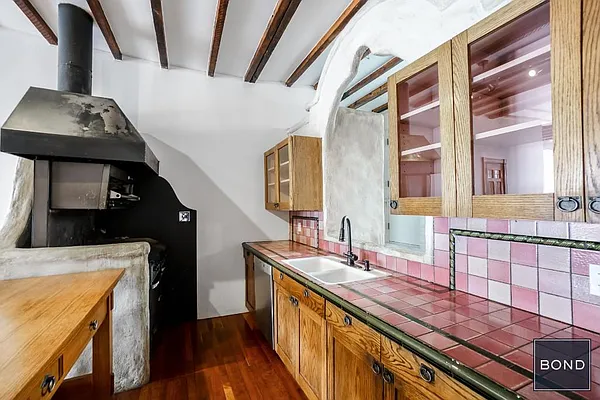 Rented by Bond New York | media 40