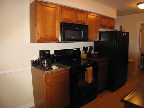 3rd image of 8916 N Holliday Dr