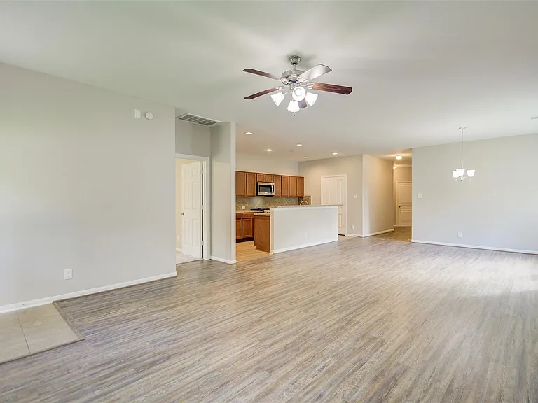 6026 Burnet Bend Ave — Photo 13