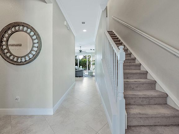 3rd image of 4859 Cadiz Cir
