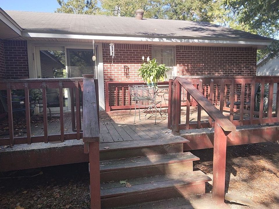 2nd image of 1013 Locust St