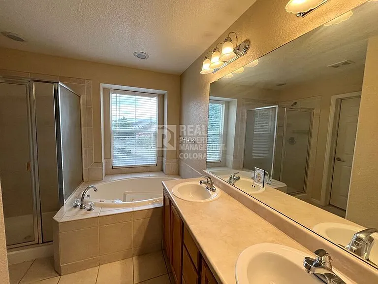 16700 E 104th Pl — Photo 12