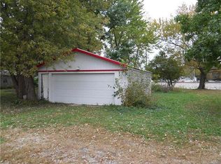 200 S Edwards St, Staunton, IL 62088