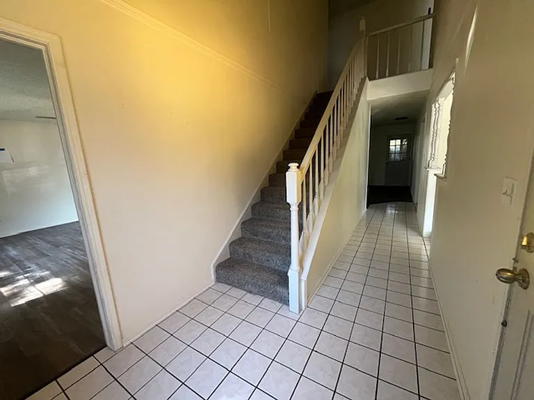 1832 S Fir Ave — Photo 4