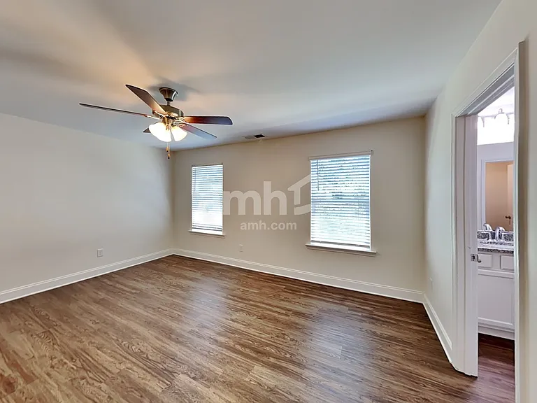 124 Cobblestone Dr — Photo 10
