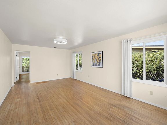 5th image of 2762 Ridge View Dr