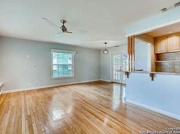 5th image of 345 Irvington Dr