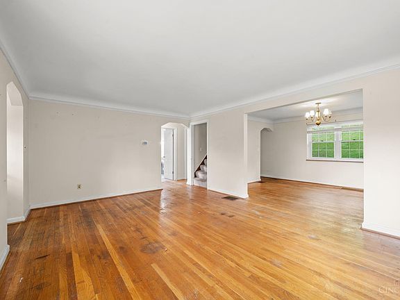 3rd image of 6996 Bramble Hill Dr
