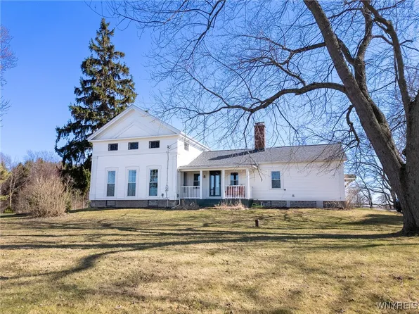 3032 W Lake Rd, Wilson, NY 14172