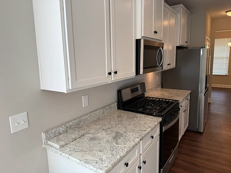 661 Mahogany Dr — Photo 32