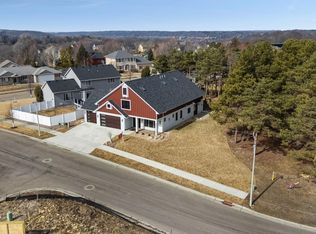 2377 Ponderosa Pl SW, Rochester, MN 55902