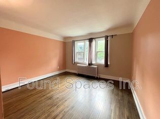 83 East Ave S #3, Hamilton, ON L8N 2T5