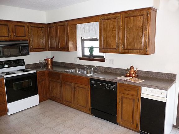 Expansive Counter tops. 