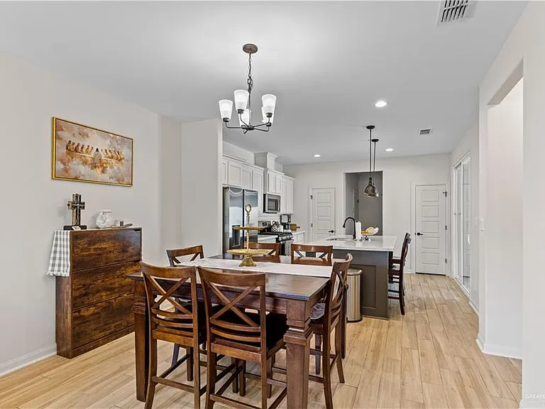 1321 Xavier Ave — Photo 5