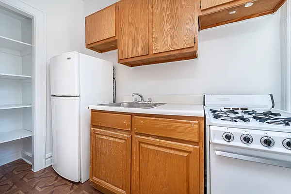 Rented by Modern Spaces | media 11