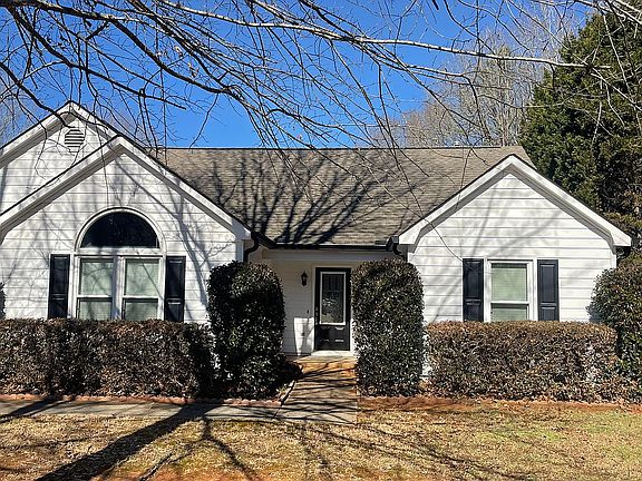 3rd image of 15 Pecan Lake Ct