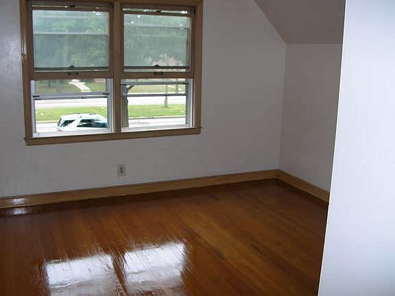 4th image of 4132 N Sherman Blvd