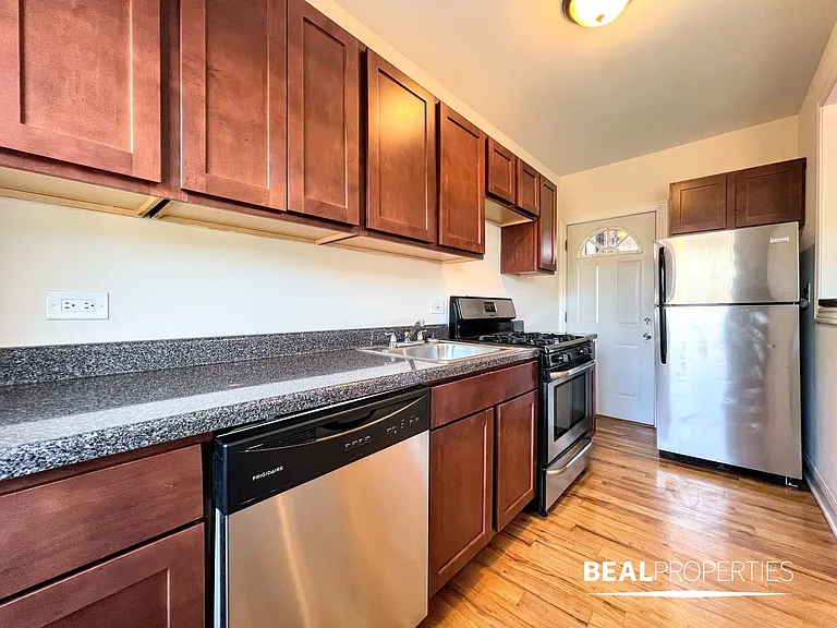 1101 W Wellington Ave #2 — Photo 7