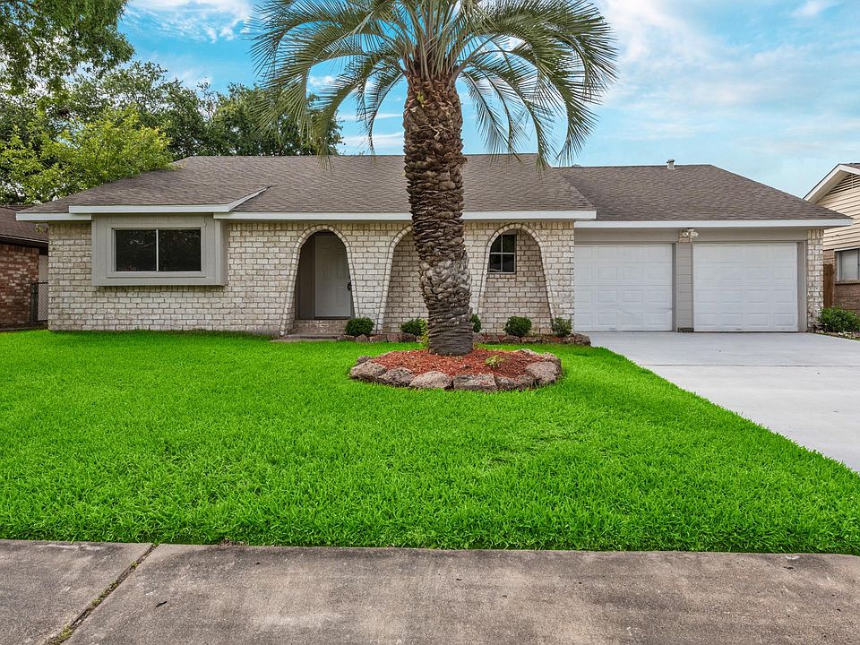 1st image of 15839 Bougainvilla Ln