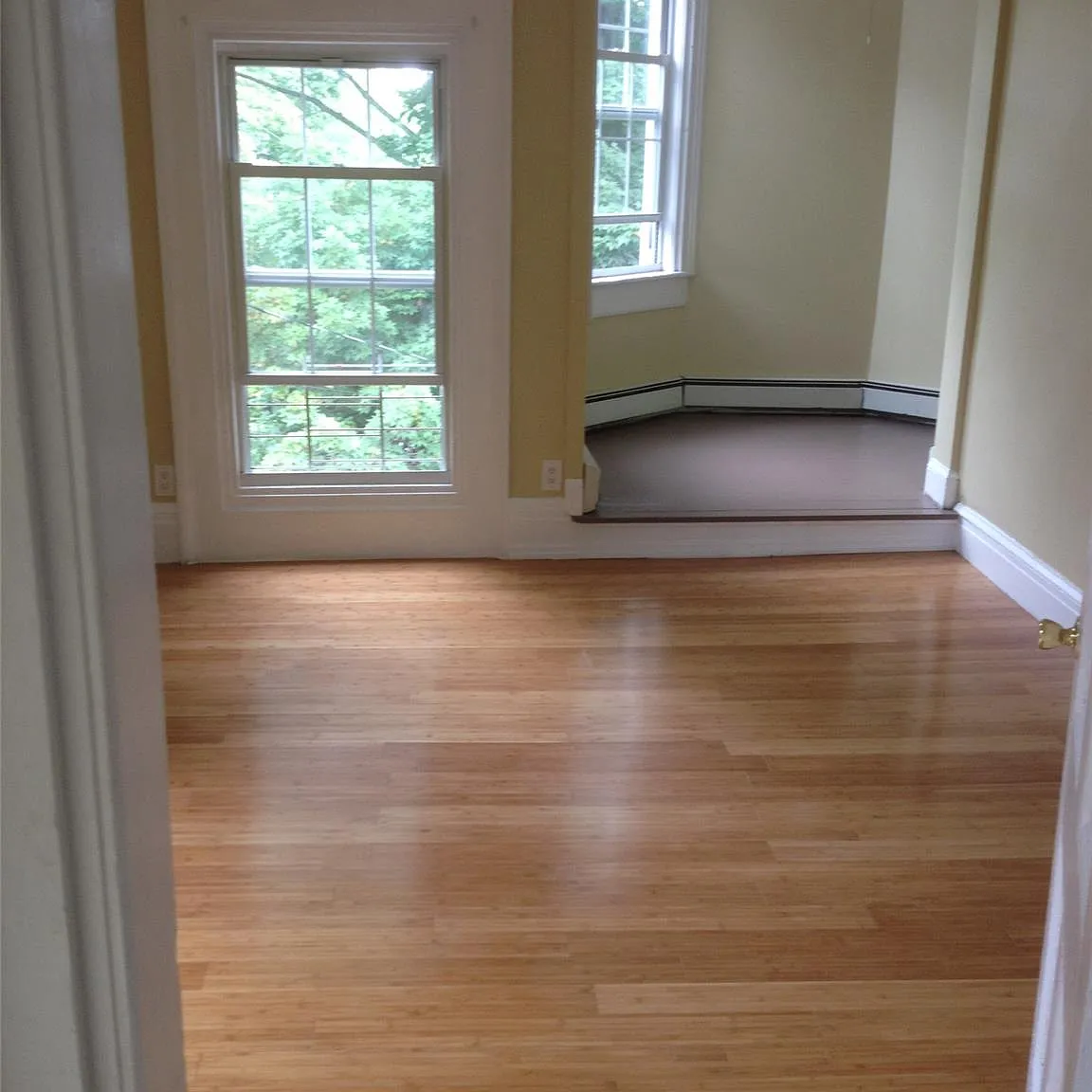 3 bed, 1.0 bath, 8636 sqft, $2,300 — Photo 2