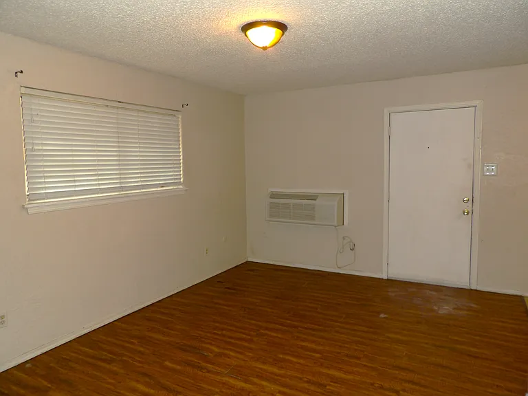 6401 NW Oak Ave #A-3 — Photo 7