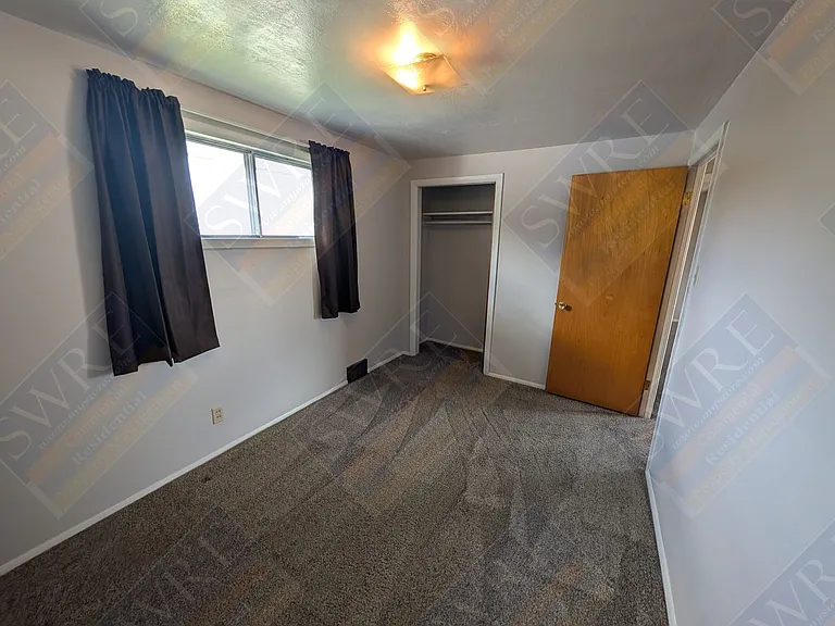 460 Jensen St — Photo 8