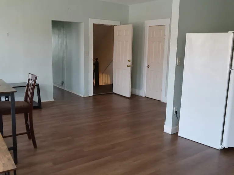 127 Franklin Ave #2 — Photo 3