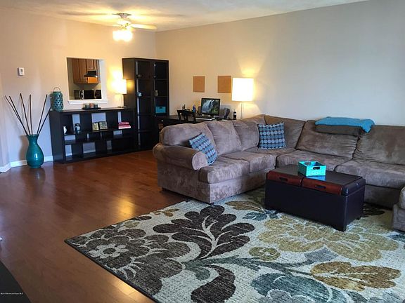 3rd image of 108 Joan Ct