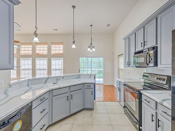 4th image of 103 Sand Bunker Ct