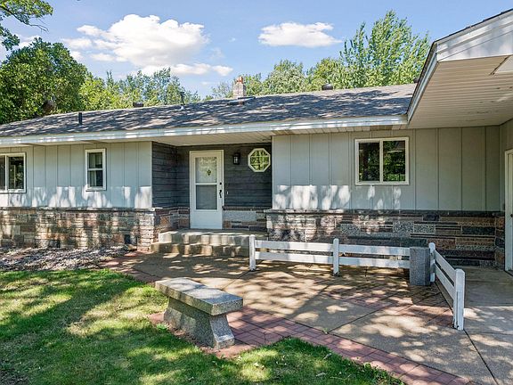 3rd image of 21946 Oak Heights Cir