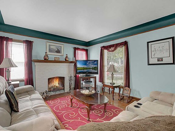 4th image of 4362 Queen Ave N