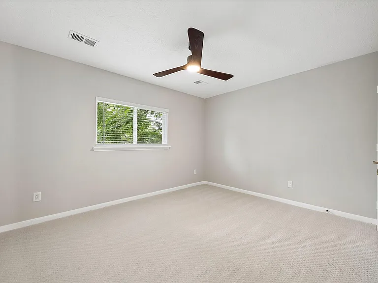 1306 Hunter Wood Dr — Photo 37