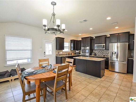 4th image of 1110 Garden Green Dr