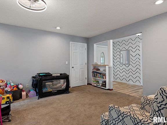 3rd image of 2637 Sarona Rd