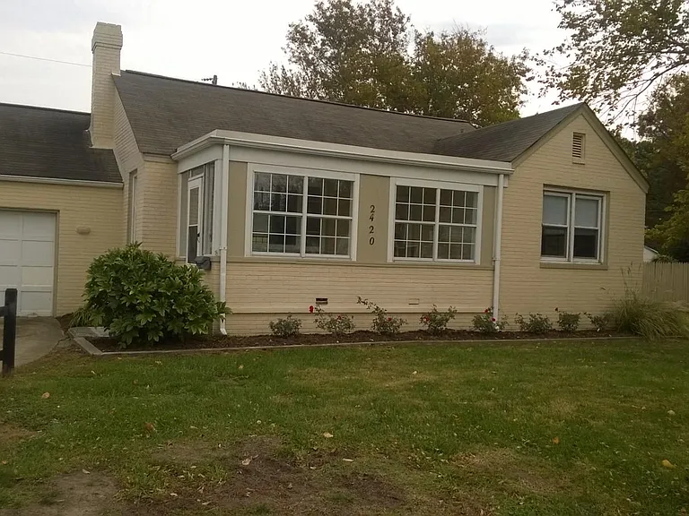 2420 Seaview Ave — Photo 1