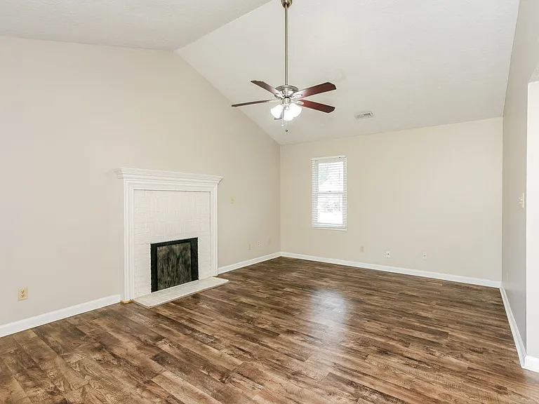 1112 Delray Dr — Photo 6