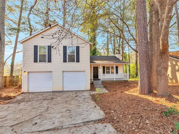 1012 Mainstreet Lake Dr, Stone Mountain, GA 30088