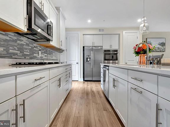 3rd image of 8353 Amber Beacon Cir