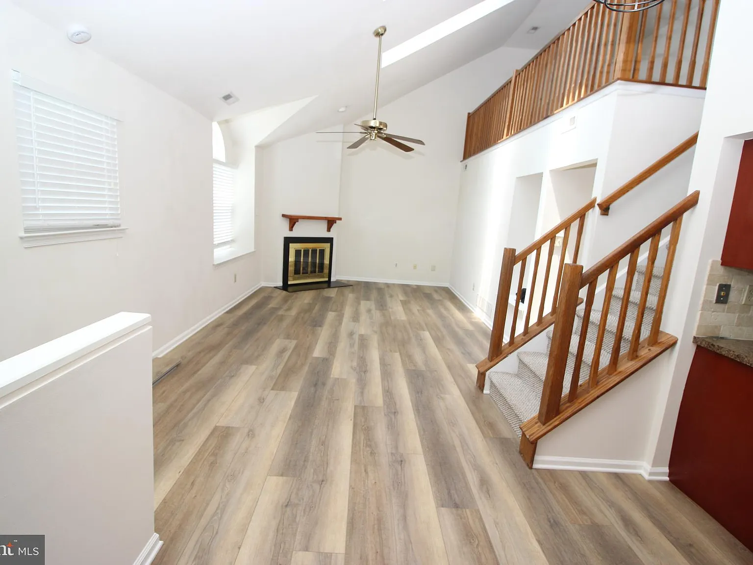 3 bed, 2.0 bath, 1356 sqft, $2,795 — Photo 3