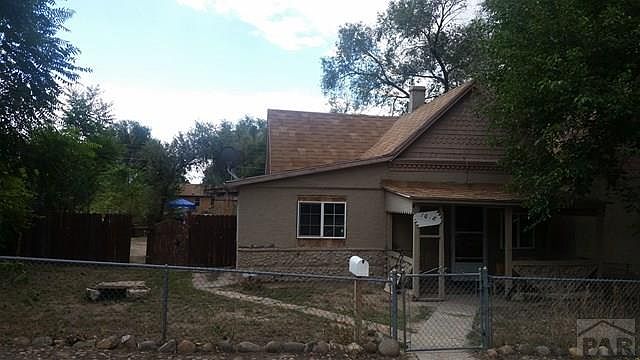 1st image of 1018 E 1st St