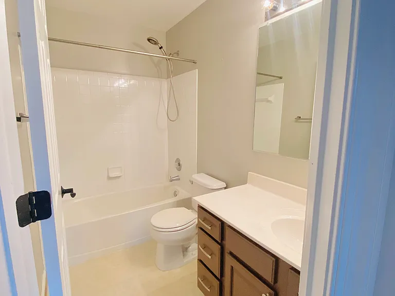 45582 Grand Central Sq — Photo 8