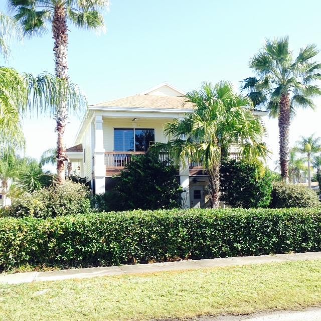 1st image of 498 Kiwi St