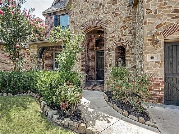 4th image of 404 Preston Creek Dr