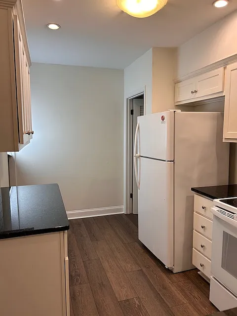 2 bed, 1132 sqft, $1,950 — Photo 4