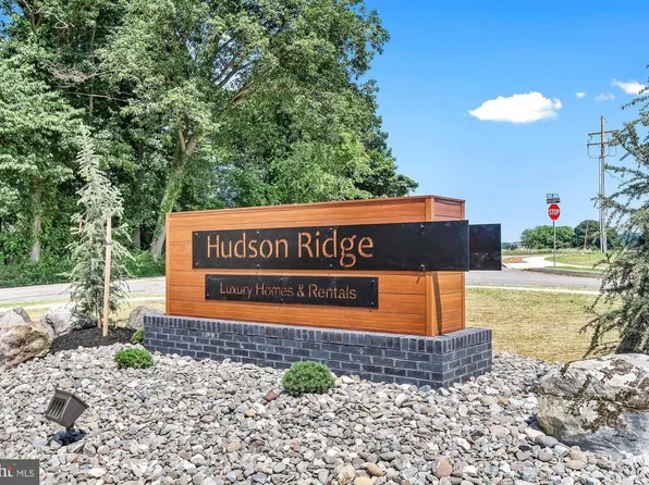 304 Avon Dr, Red Lion, PA 17356