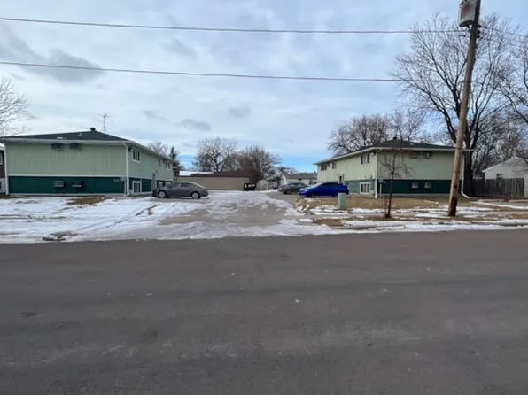 714 29th St N #A, Fargo, ND 58102