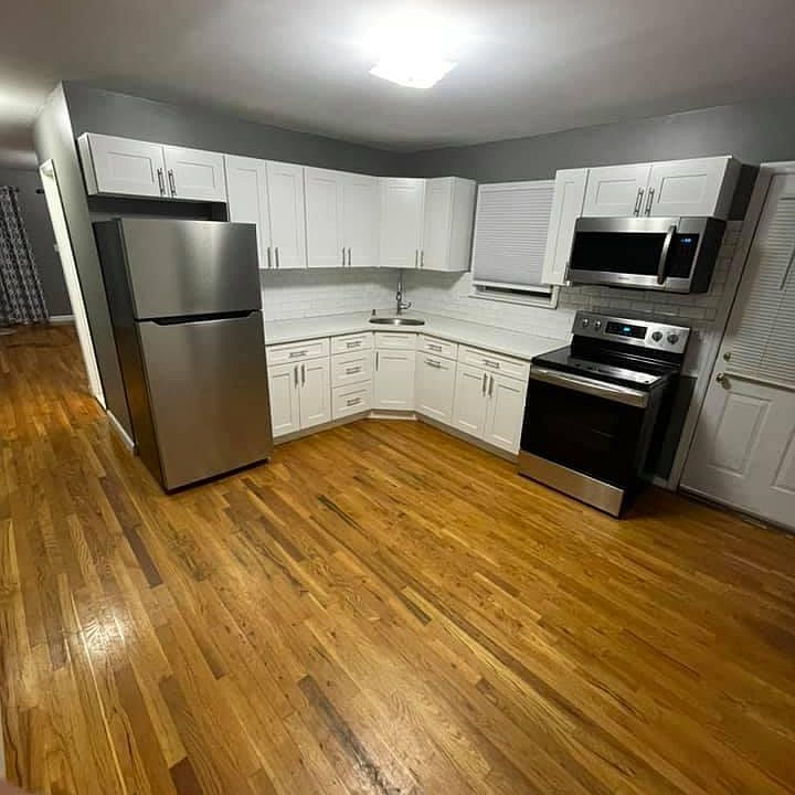 1st image of 846 Roosevelt St #1